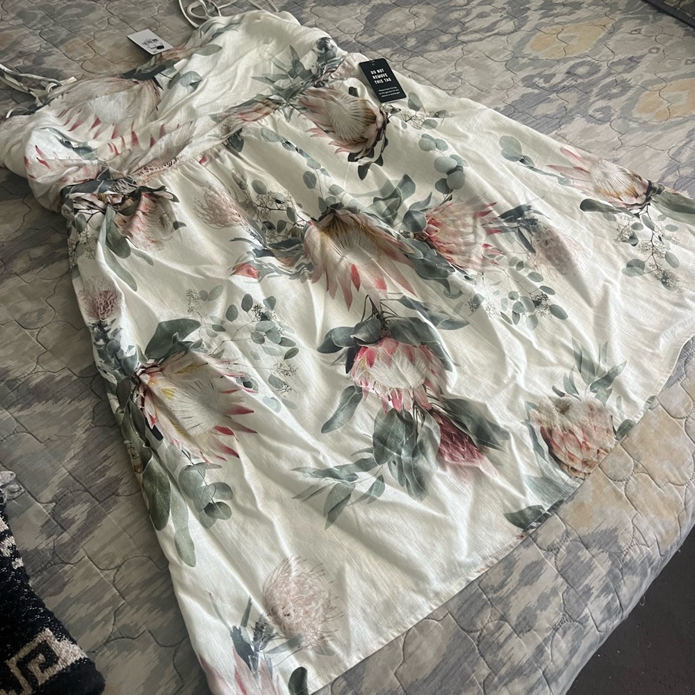 Express women’s dress Lg